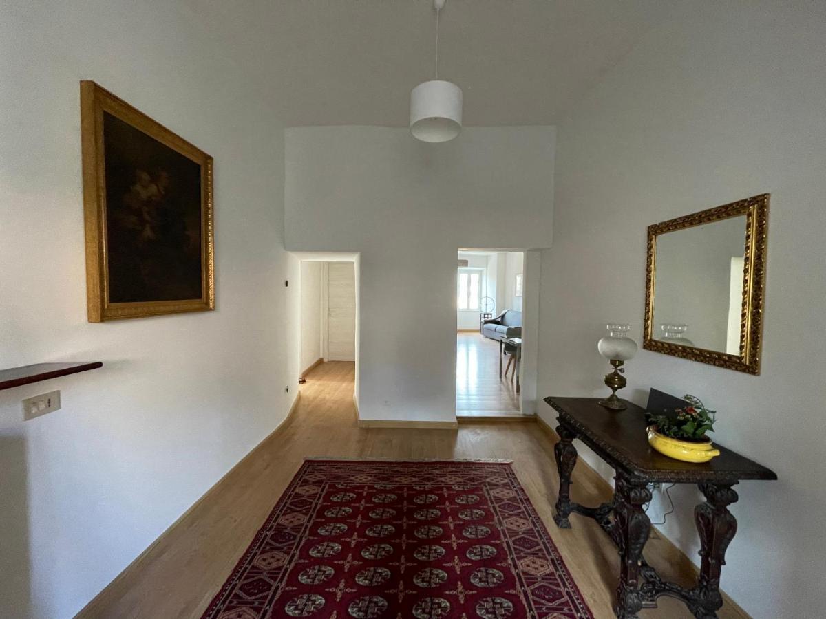Nepi - Appartamento Centro Storico Duomo Экстерьер фото